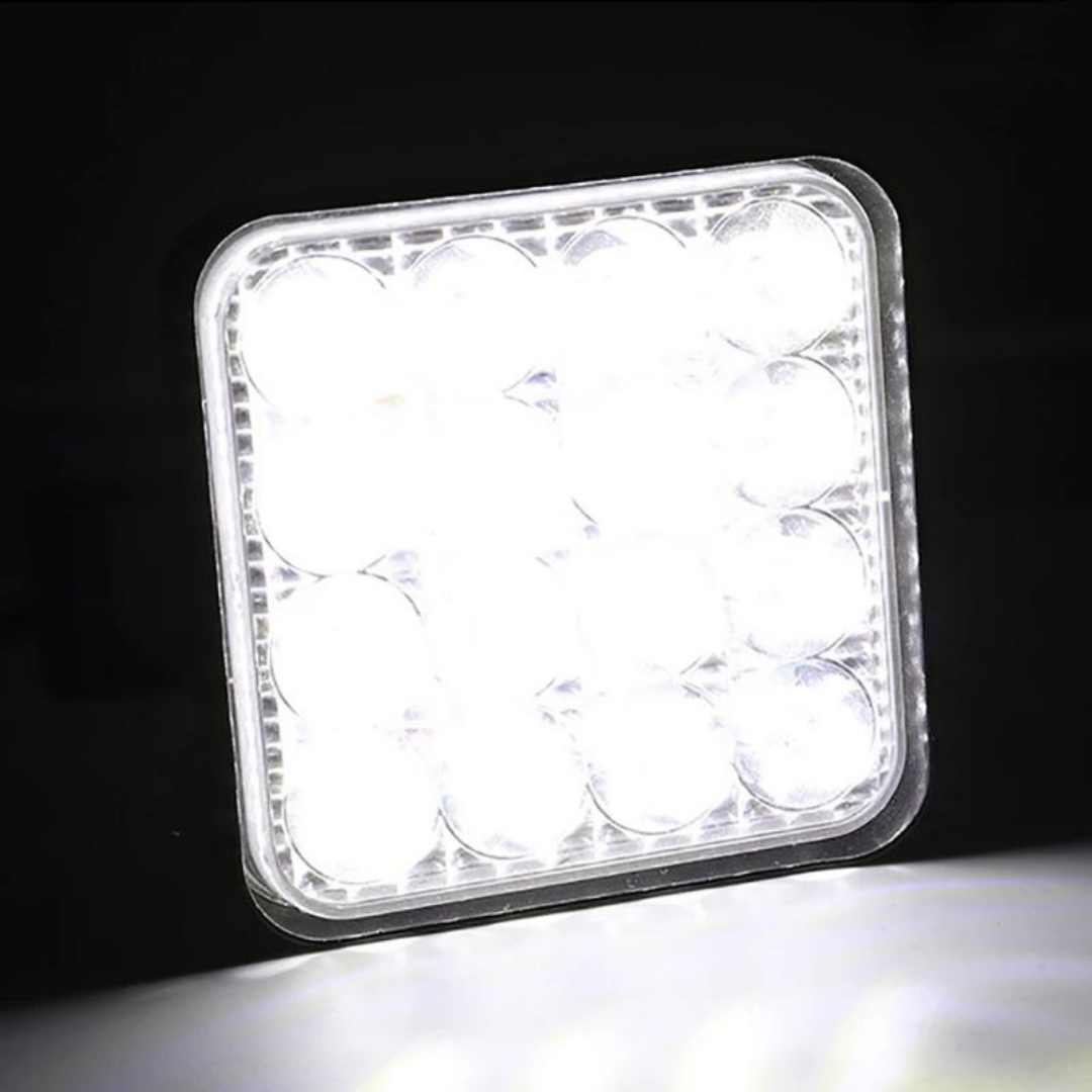 Luz de trabajo cuadrada 12V-24V 16 LED Luz LED todoterreno Lámpara Tractor Camión Remolque Motocicleta Luz antiniebla Proyector blanco 48 vatios 11 cm 1 unidad