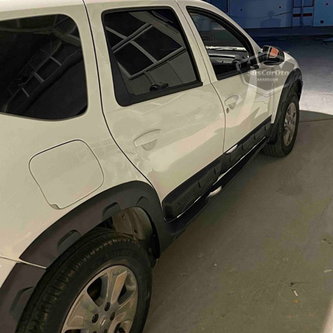 Dacia Duster 2010-2017 Compatible, Juego de 12 Piezas, Set de Molduras A Cuadros, Protectores de Puerta con Letras "Duster" y Revestimiento de Guardabarros de Plástico