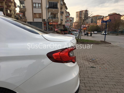 Spoiler Delgado Brillante Blanco para Maletero Fiat Egea