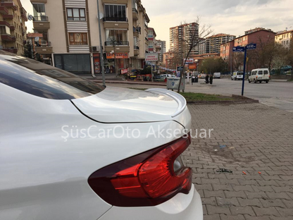 Spoiler Delgado Brillante Blanco para Maletero Fiat Egea