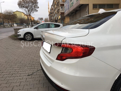 Spoiler delgado para maletero Fiat Egea Piano Black - Blanco Brillante