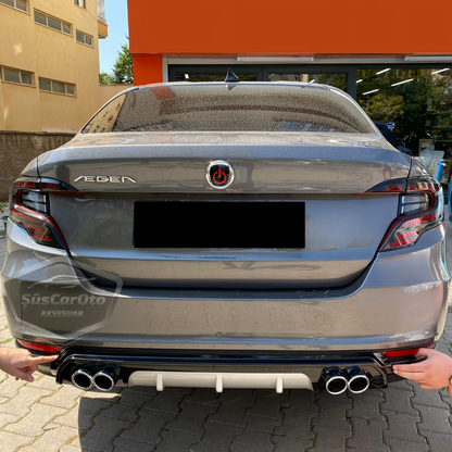 Fiat Egea Sedan 2015 en adelante difusor trasero Piano Black específico para vehículo con 4 salidas de escape cromadas, añadido de parachoques trasero negro brillante, importado de 1ª clase