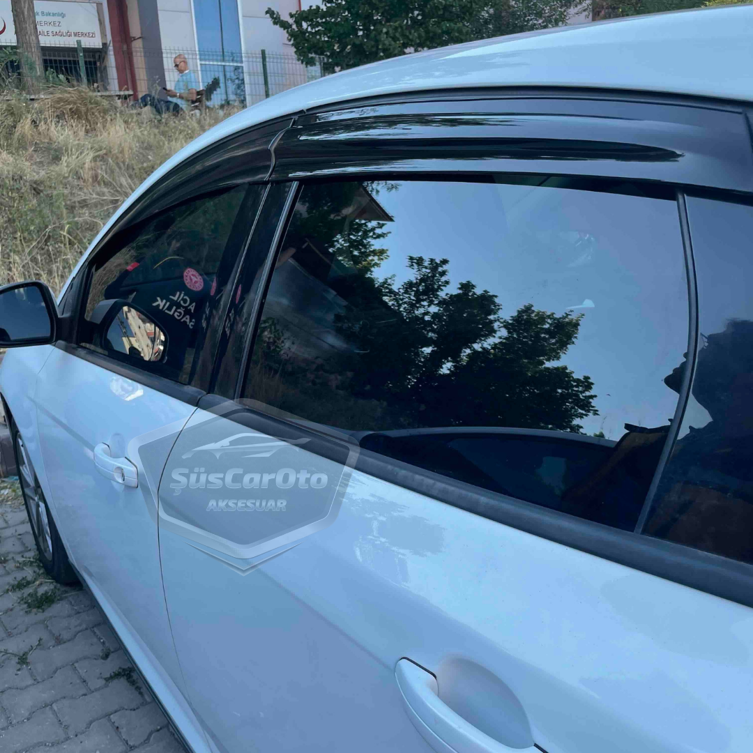 Deflectores de viento Mugen de color negro piano compatibles con Ford Focus 3 - 3.5 Sedán 2011-2017, juego de 4 unidades, importados