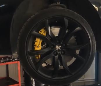 Brembo - Juego de 4 cubiertas universales para pinzas de freno, 17" y más, color amarillo