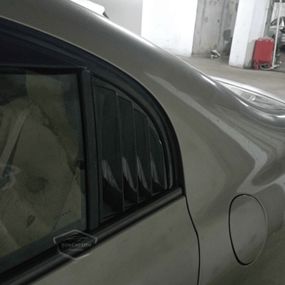 Honda Civic FD6 2006-2011 Rejilla Ventana Trasera Mariposa Compatible Visor Ventana Trasera Mariposa Ventilación Conjunto Derecho Izquierdo Negro Brillante