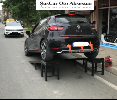 Difusor con aspecto de escape de 4 salidas para parachoques trasero Renault Clio IV