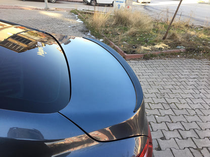 Spoiler de maletero Renault Megane 4 Sedan Piano Black-Blanco