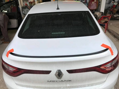 Spoiler de maletero Renault Megane 4 Sedan Piano Black-Blanco