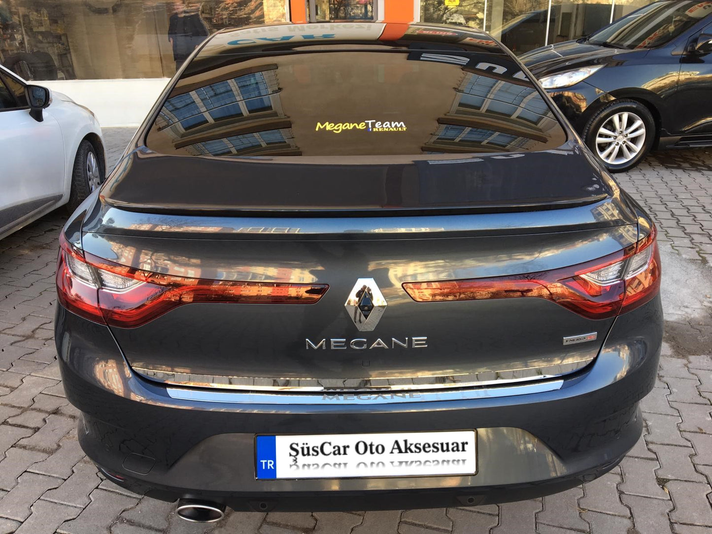 Alerón de maletero Renault Megane 4 Sedán Piano Negro