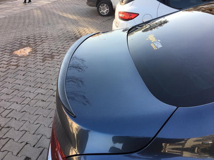 Alerón de maletero Renault Megane 4 Sedán Piano Negro