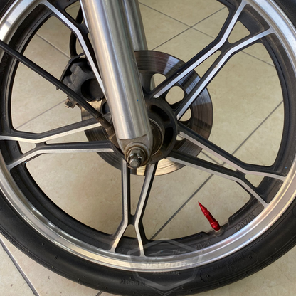 Tapa de válvula puntiaguda, tapa de válvula de bala, para coche, motocicleta, bicicleta, juego de metal de 4 unidades, rojo