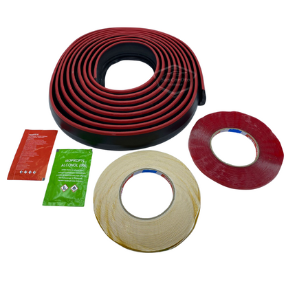 Juego universal de aletas de guardabarros elásticas, revestimiento de guardabarros de poliuretano, 45 mm x 6 metros, con kit de montaje, tira roja, negro