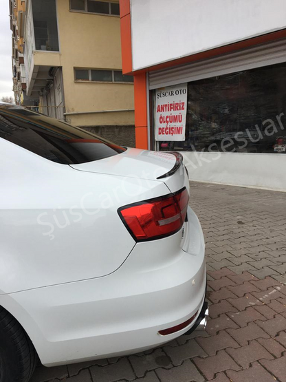 Spoiler de maletero Volkswagen Jetta 2011 en adelante Piano Black-Blanco