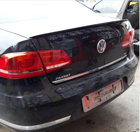 Volkswagen Passat B7 / B8 / 8.5 Alerón de maletero negro piano