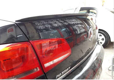 Volkswagen Passat B7 / B8 / 8.5 Alerón de maletero negro piano