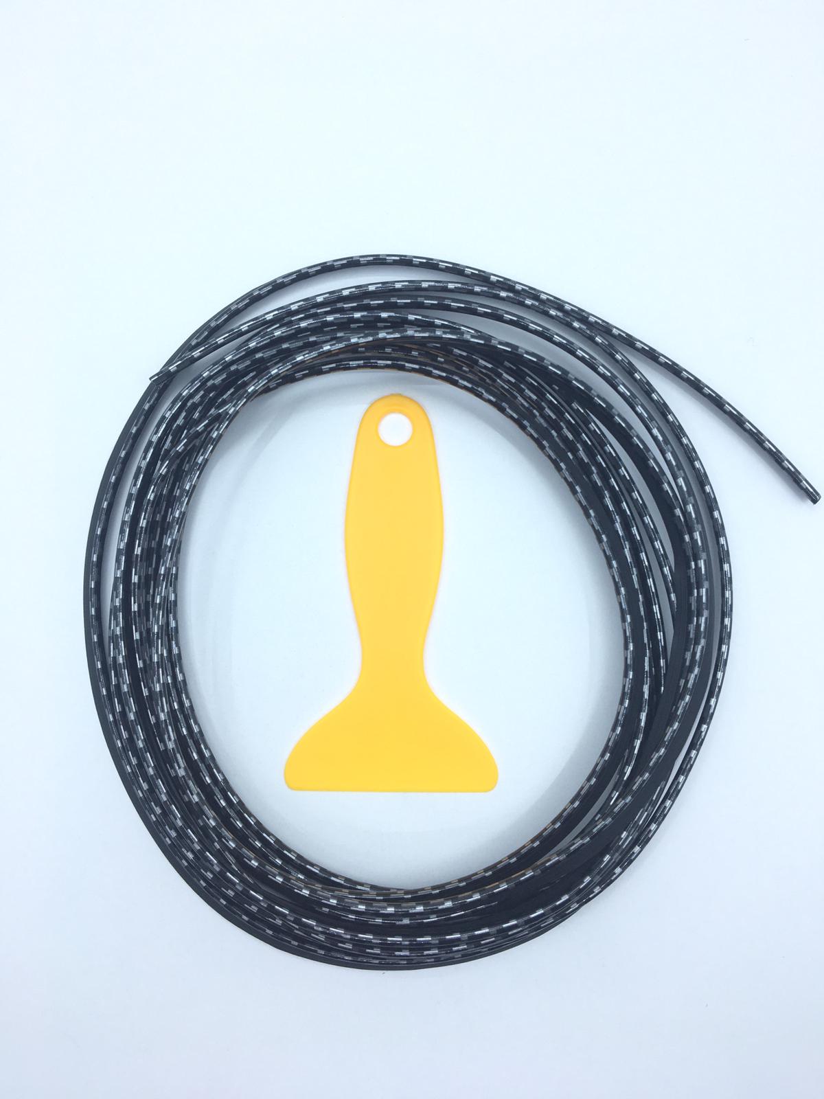 Tira de decoración de 5M para salpicadero de coche con cordón, tira de fibra de carbono con accesorio de burlete.
