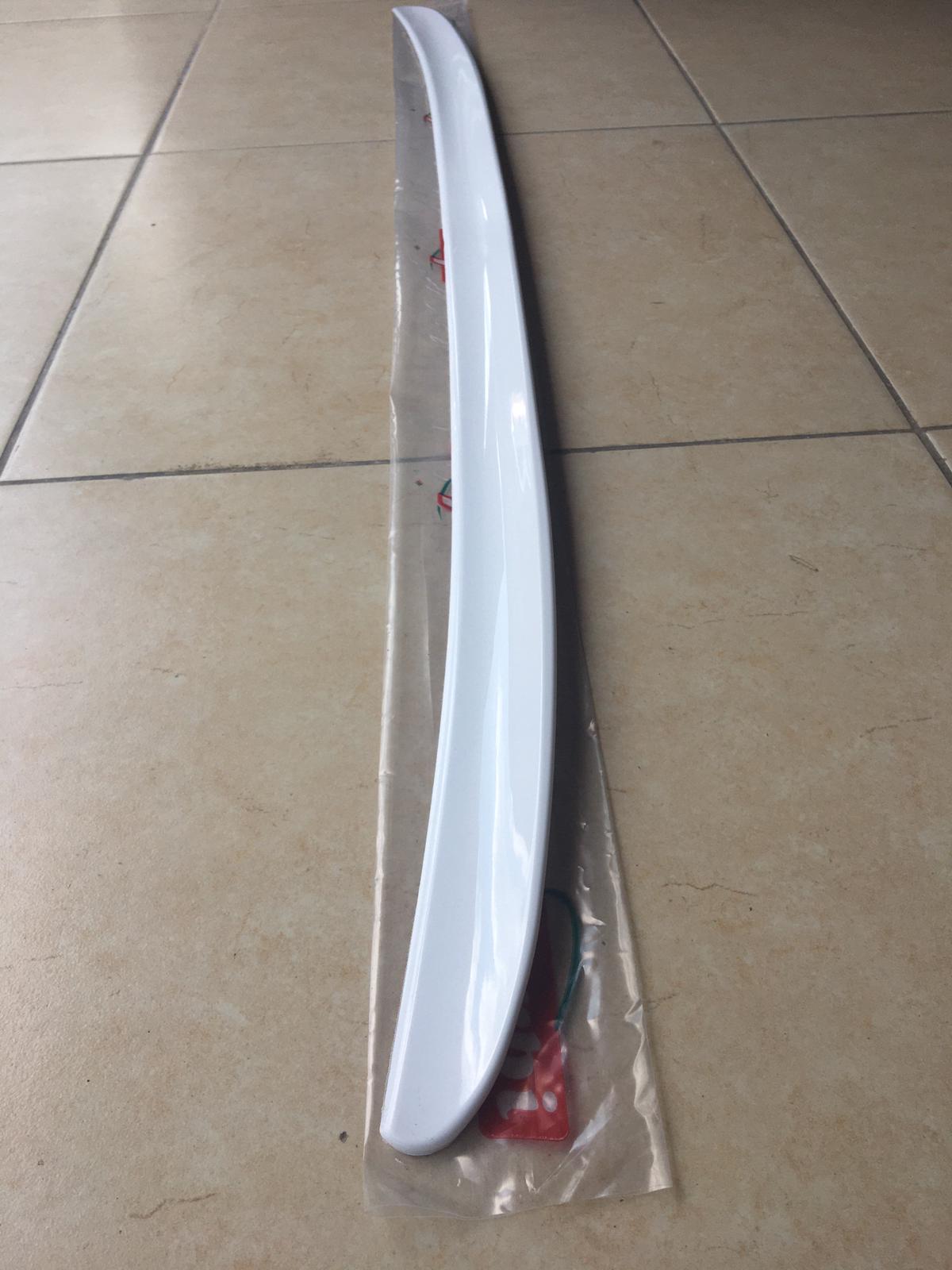 Spoiler superior de maletero Citroën C5, moldura de maletero, blanco brillante