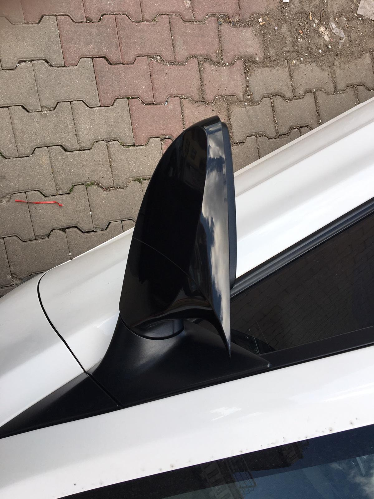 Hyundai Elantra 2011-2016 Cubierta de espejo lateral Batman tipo murciélago, negro piano, plástico ABS